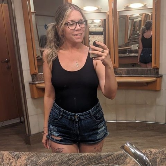 Meet your Posher, Amanda - Picture 1 of 1